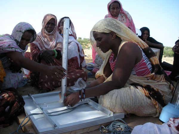 The First Women Barefoot Solar Engineers of Mauritania Installing Solar Lighting Systems