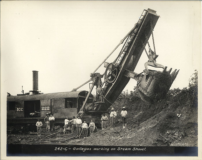 photo of Steam shovel work on the Panama Canal,